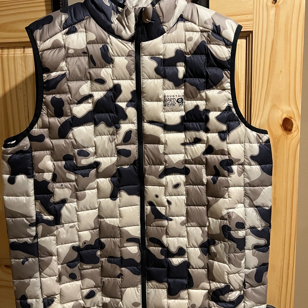 Mountain Hard Wear  Men’s 650 Vest XL. NWT